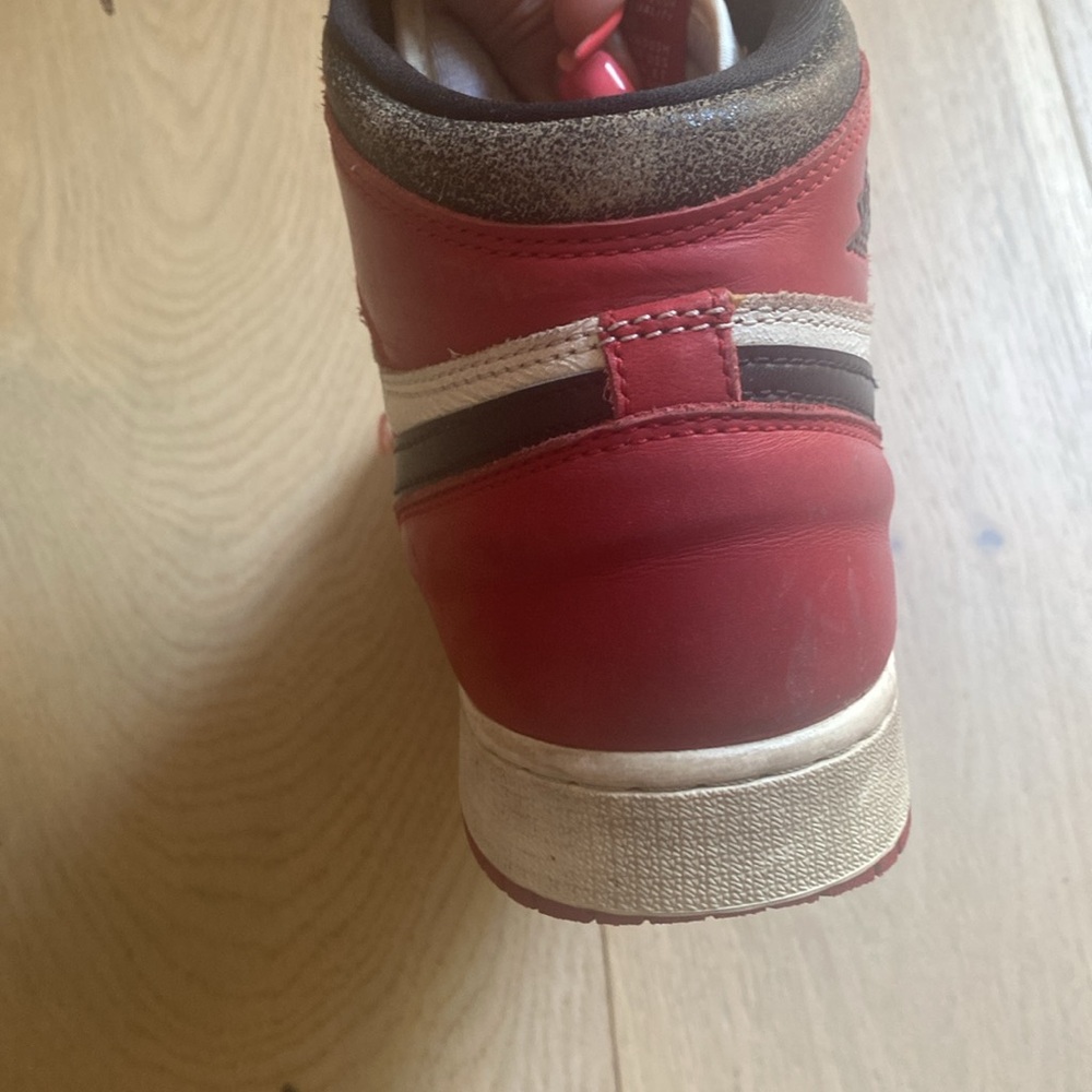 NIKE AIR JORDAN’S red, white with black swoosh - Picture 11 of 17